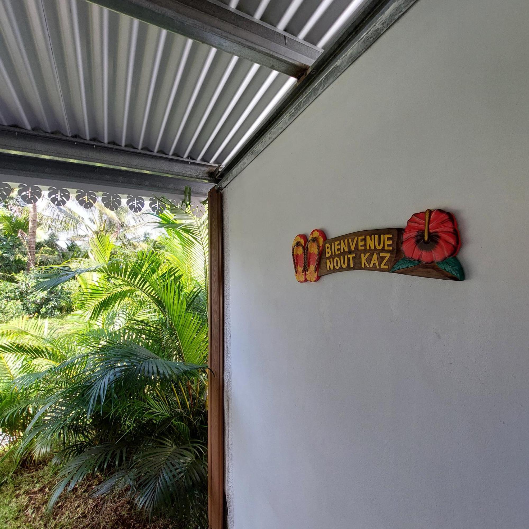 L Eden De L Est Villa Sainte-Rose Room photo